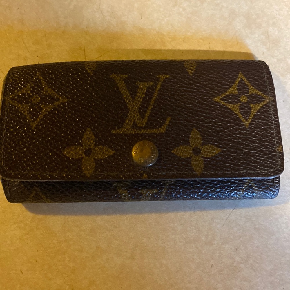 COPY - Vintage Louis Vuitton 4 key holder